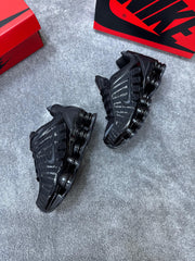 NIKE SHOX