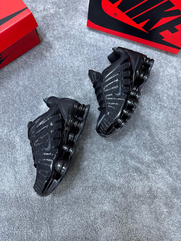 NIKE SHOX