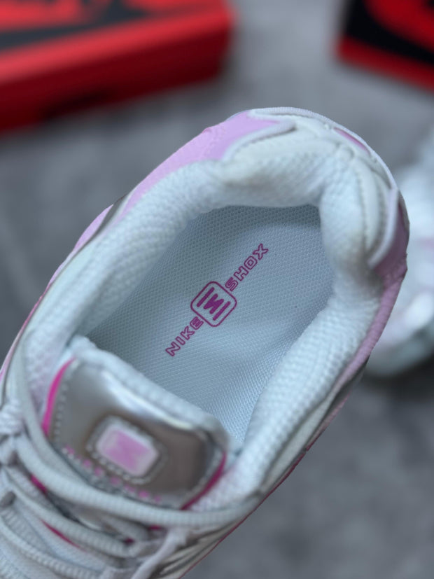 NIKE SHOX