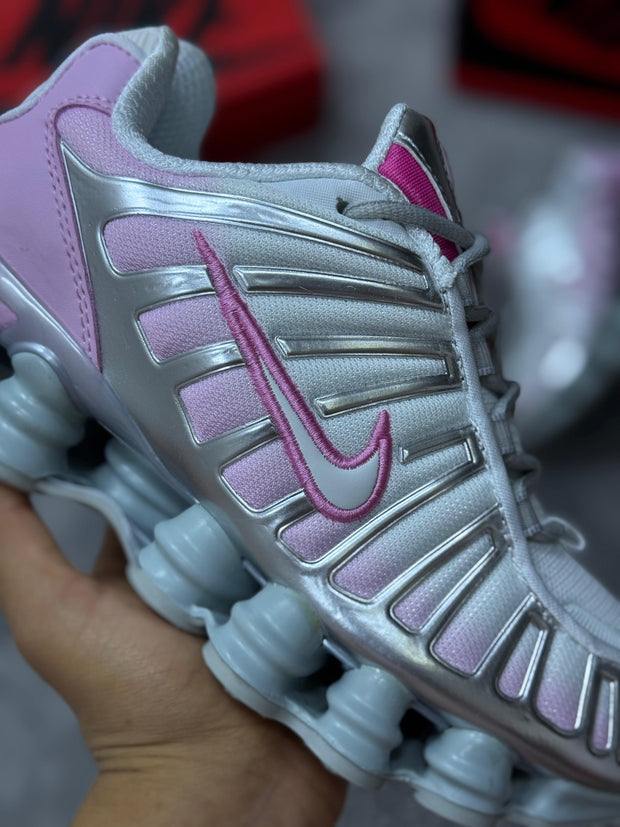 NIKE SHOX
